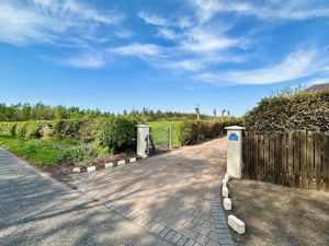 Photo 31- click for photo gallery